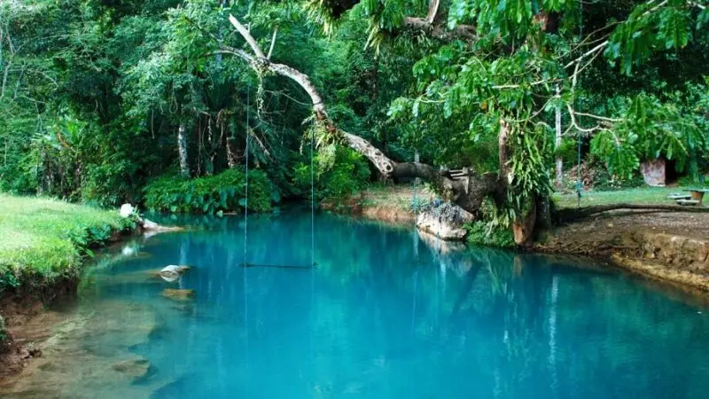 Vang Vieng blue lagon
